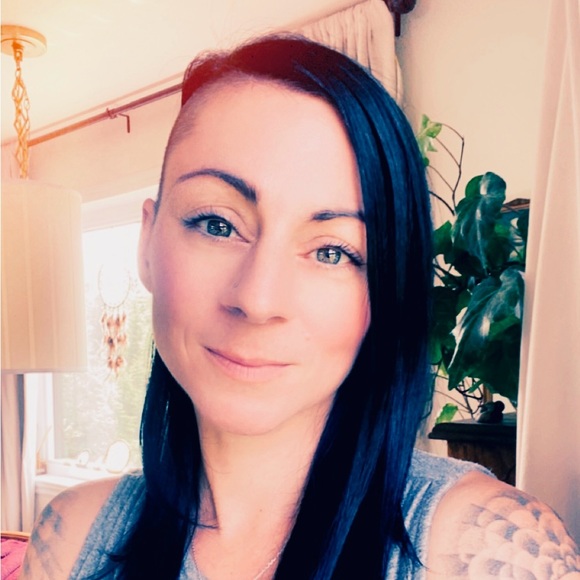 Meet your Posher, Raphaëlle - Picture 1 of 1